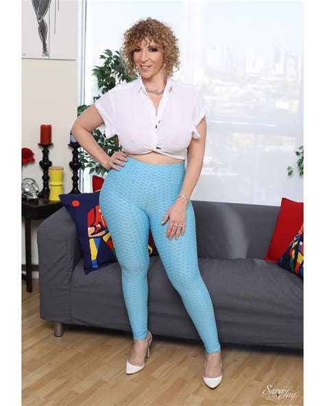 sarajaycom|Sara Jay Fan (@sarajaycom) • Instagram photos and videos.